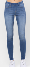 Load image into Gallery viewer, Light Denim Pull-On Skinny Jeans
