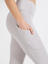 Load image into Gallery viewer, Butter Soft Capri Leggings with Side Pockets
